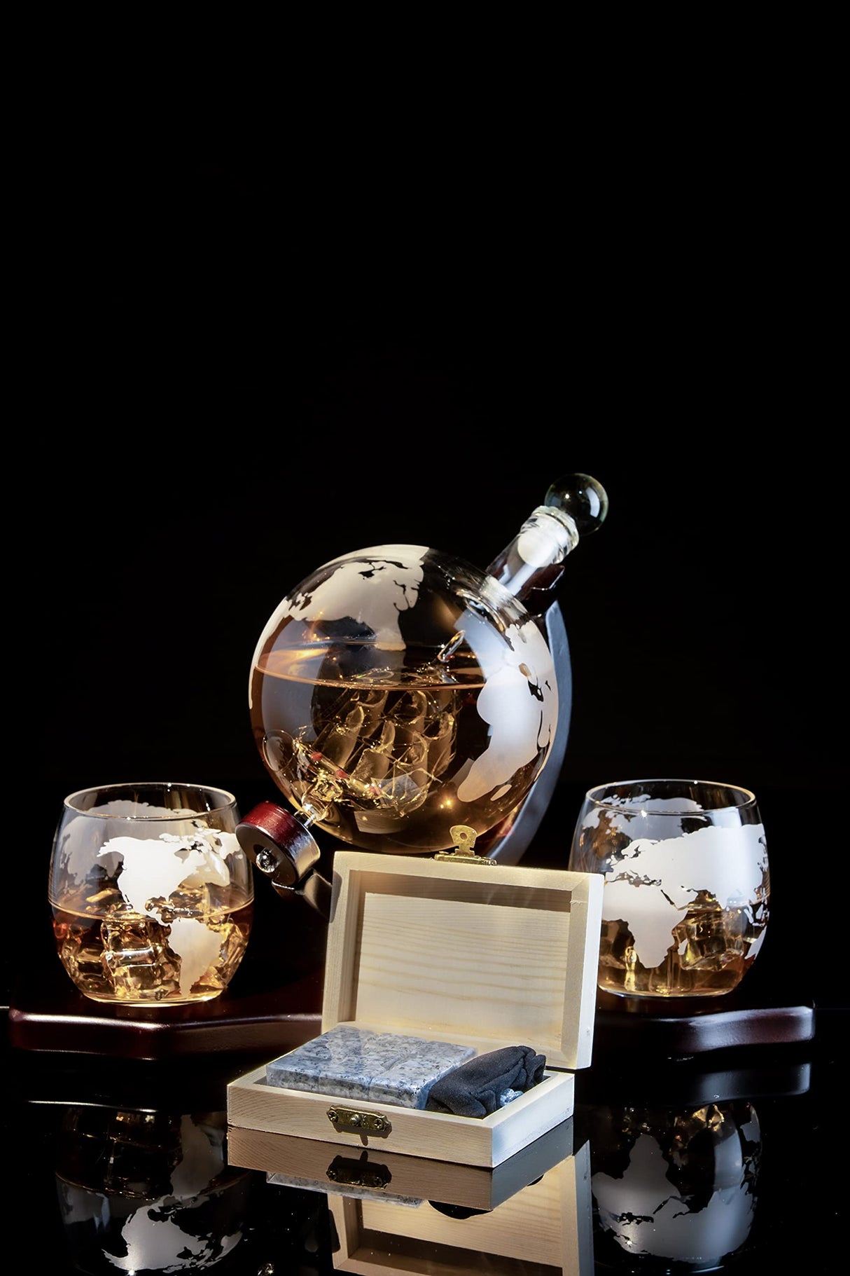 Whiskey & Wine Decanter Globe World Set with Globe Glasses Anniversary Birthday House Warming for Liquor Scotch Bourbon Vodka, for Him Husband, Globe The Wine Savant - 850ml - Whiskey Decanter Globe