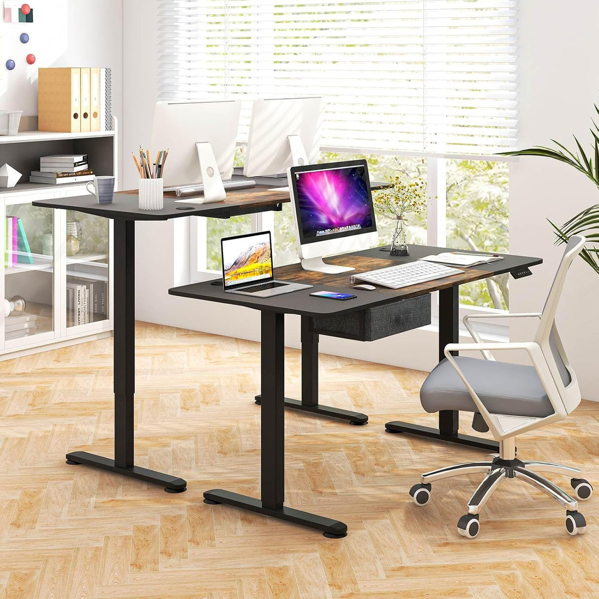 Electric Height Adjustable Standing Desk, Ergonomic Sit Stand Desk, Stand up Computer Workstation w/USB Charging Port, Storage Drawer, 2 Cable Holes, for Home Office 140 x 70 cm